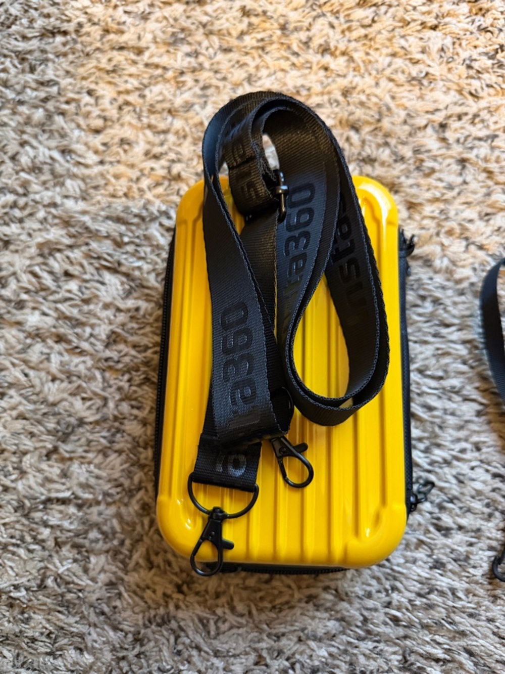 Insta360 Hard Shell Camera Case - Picture 8 of 8